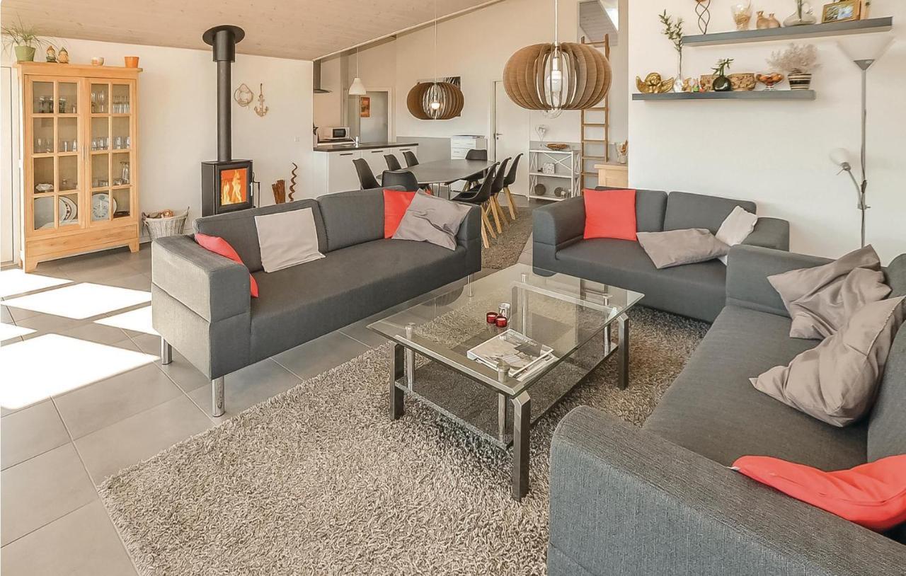 Pet Friendly Home In Augustenborg With Kitchen Asserballeskov エクステリア 写真